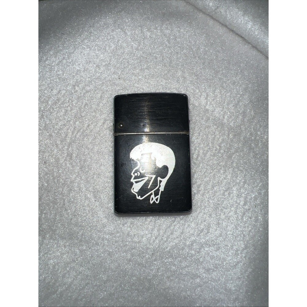 ULTRA-RARE  VINTAGE JERRY LEWIS SIGNATURE LOGO BLACK WINDMASTER LIGHTER 1960s
